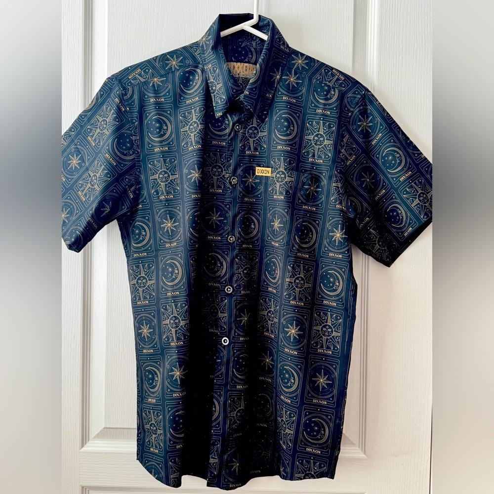 Dixxon Men's Medium Shirt Sleeve Shirt -Sun & Moon EUC size S